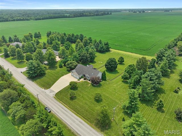 4117 Staunton Road, Edwardsville, IL 62025
