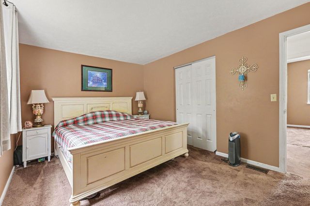 13 Ashwood Lane, Alexandria, KY 41001