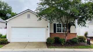 559 W Oaks Drive, Woodstock, GA 30188