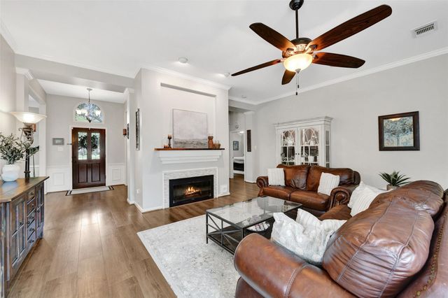 2211 Summer Reef Drive, League City, TX 77573