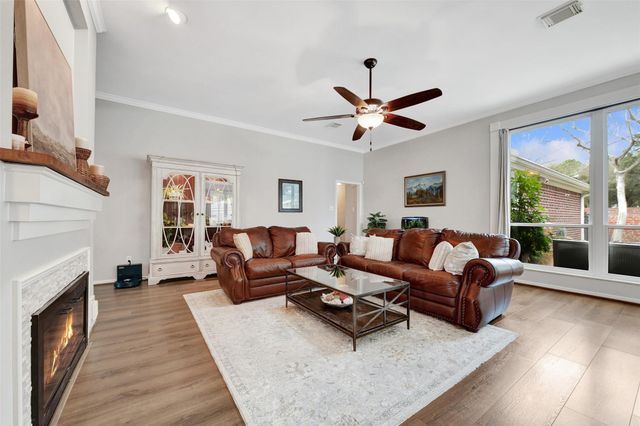 2211 Summer Reef Drive, League City, TX 77573