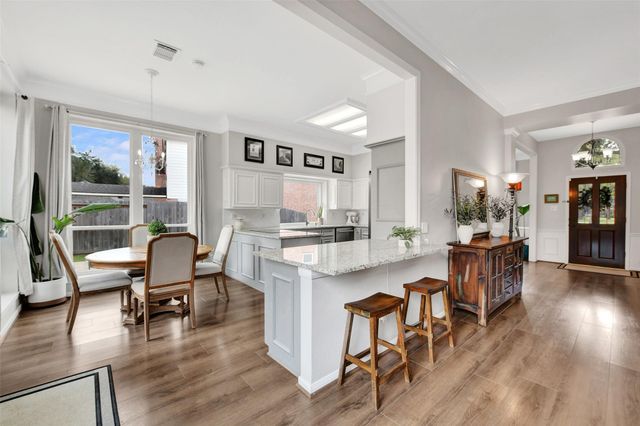 2211 Summer Reef Drive, League City, TX 77573