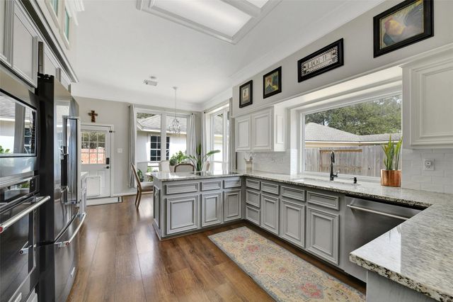 2211 Summer Reef Drive, League City, TX 77573