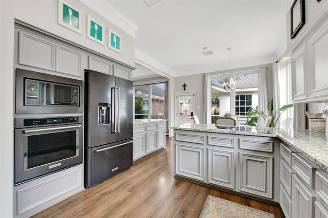 2211 Summer Reef Drive, League City, TX 77573