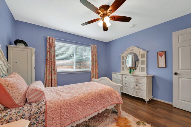 2211 Summer Reef Drive, League City, TX 77573