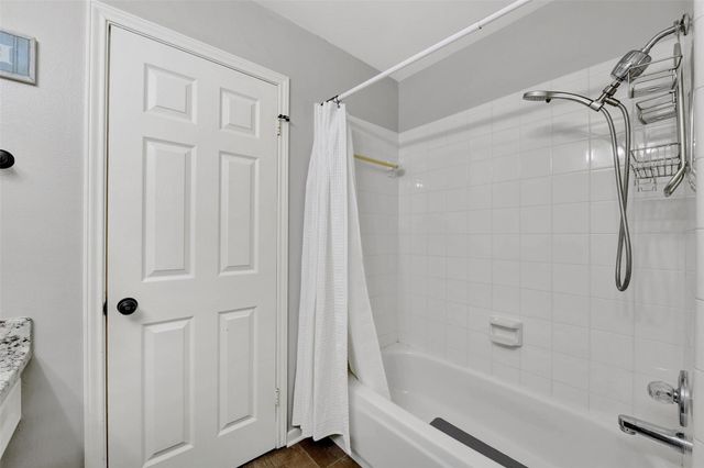 2211 Summer Reef Drive, League City, TX 77573