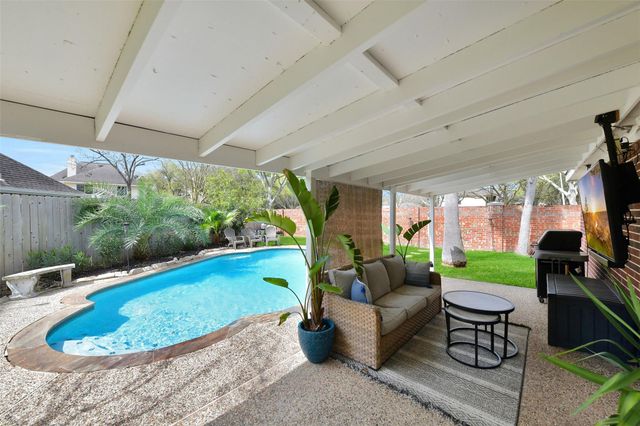 2211 Summer Reef Drive, League City, TX 77573