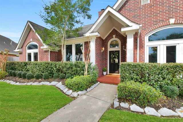 2211 Summer Reef Drive, League City, TX 77573