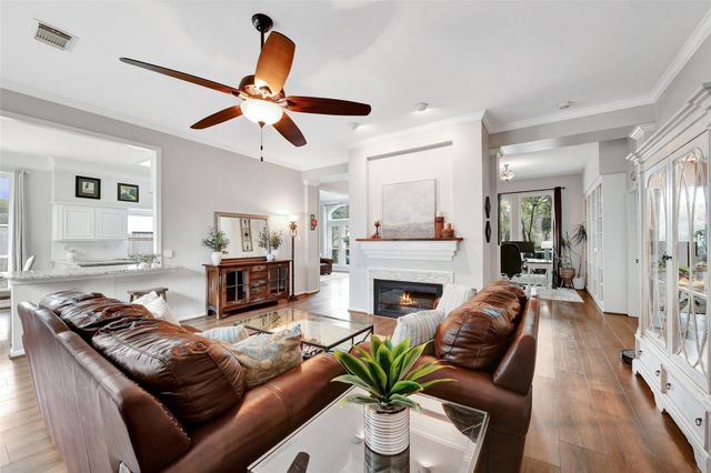 2211 Summer Reef Drive, League City, TX 77573