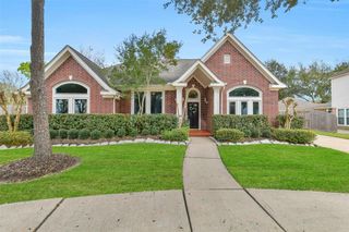 2211 Summer Reef Drive, League City, TX 77573