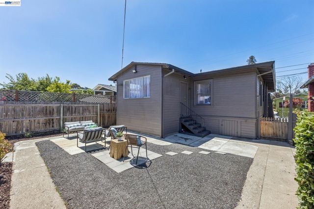 4220 Suter St, Oakland, CA 94619