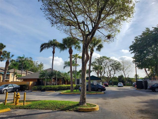 7423 SW 152nd Ave 10-106, Miami, FL 33193