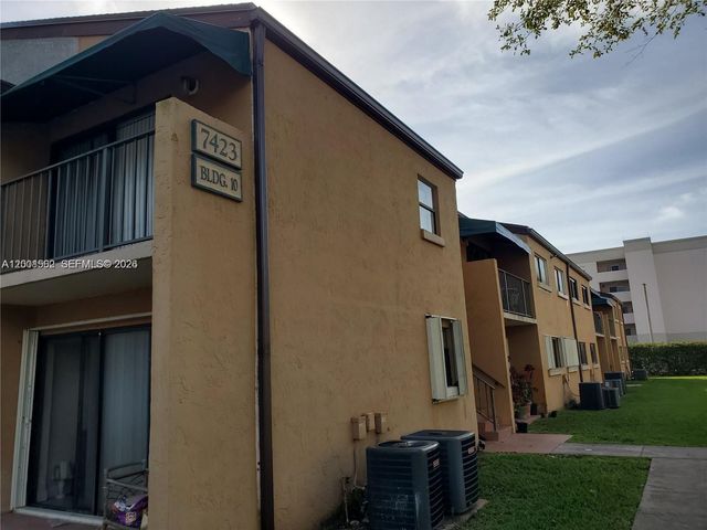 7423 SW 152nd Ave 10-106, Miami, FL 33193