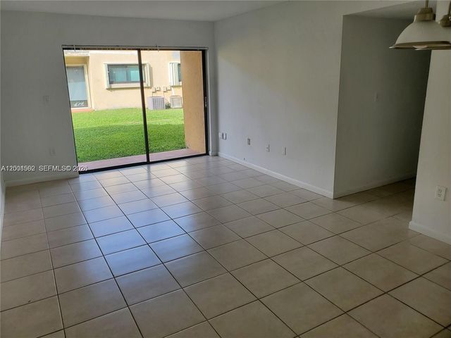 7423 SW 152nd Ave 10-106, Miami, FL 33193