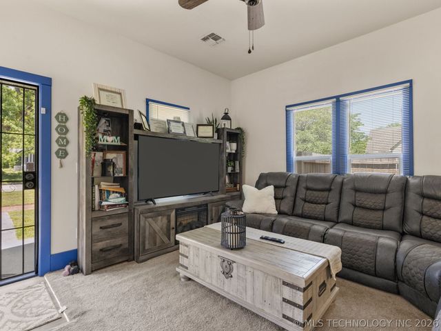 514 S Seneca Avenue, Bartlesville, OK 74003