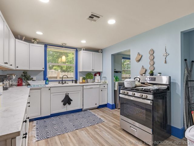 514 S Seneca Avenue, Bartlesville, OK 74003