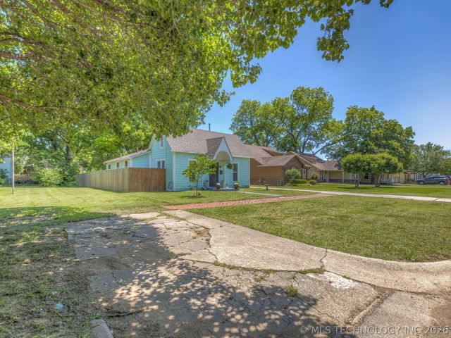 514 S Seneca Avenue, Bartlesville, OK 74003