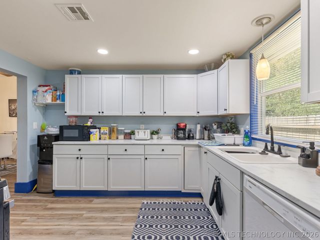 514 S Seneca Avenue, Bartlesville, OK 74003