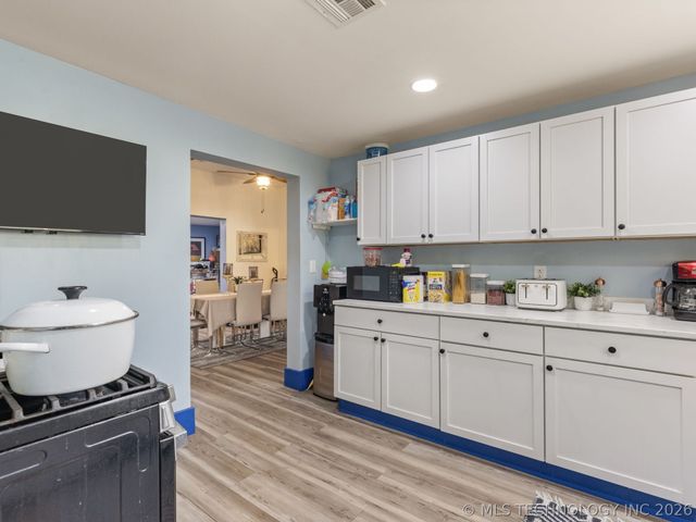 514 S Seneca Avenue, Bartlesville, OK 74003