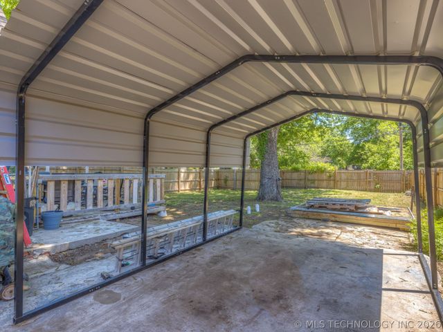 514 S Seneca Avenue, Bartlesville, OK 74003