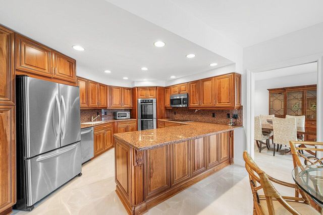 20320 Fairway Oaks Drive 331, Boca Raton, FL 33434