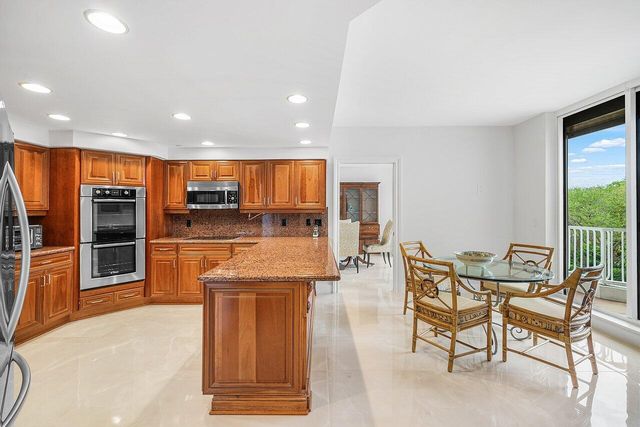 20320 Fairway Oaks Drive 331, Boca Raton, FL 33434