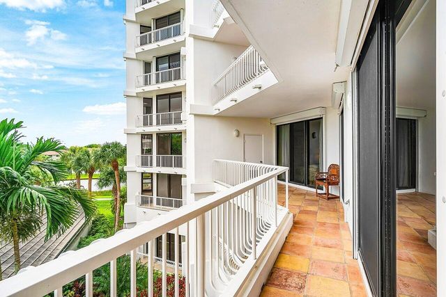 20320 Fairway Oaks Drive 331, Boca Raton, FL 33434