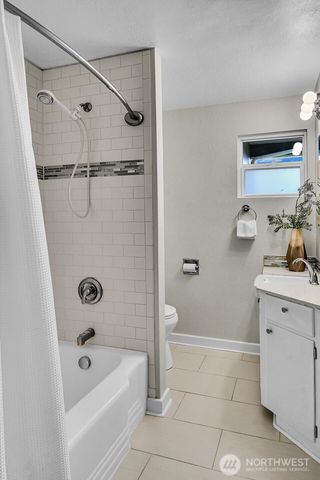 6738 36th Avenue SW, Seattle, WA 98126