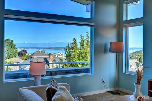 6738 36th Avenue SW, Seattle, WA 98126