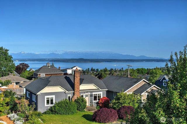 6738 36th Avenue SW, Seattle, WA 98126