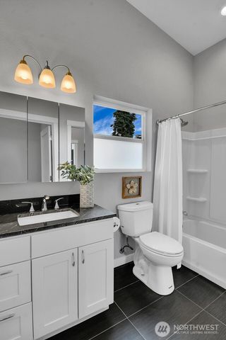 6738 36th Avenue SW, Seattle, WA 98126
