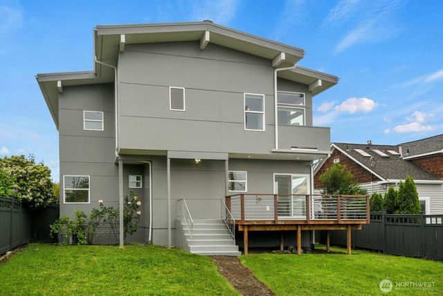 6738 36th Avenue SW, Seattle, WA 98126