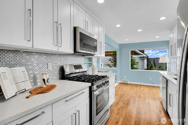 6738 36th Avenue SW, Seattle, WA 98126