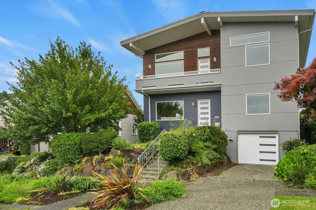 6738 36th Avenue SW, Seattle, WA 98126