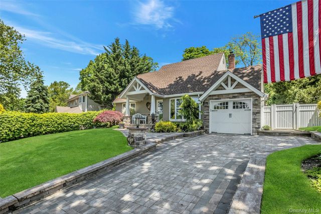 45 Ridge Road, Farmingdale, NY 11735