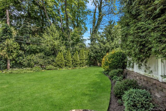 45 Ridge Road, Farmingdale, NY 11735