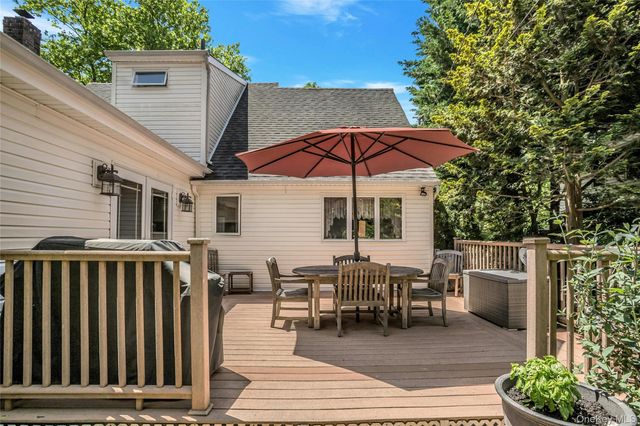 45 Ridge Road, Farmingdale, NY 11735