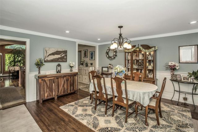 45 Ridge Road, Farmingdale, NY 11735