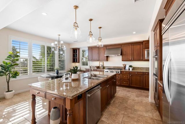 7663 CIRCULO SEQUIOA, Carlsbad, CA 92009