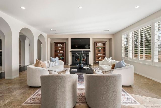 7663 CIRCULO SEQUIOA, Carlsbad, CA 92009