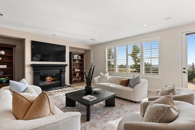 7663 CIRCULO SEQUIOA, Carlsbad, CA 92009