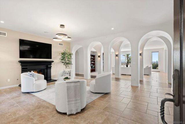 7663 CIRCULO SEQUIOA, Carlsbad, CA 92009