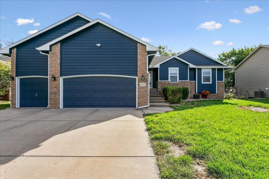 1917 N Quail Crossing St, Andover, KS 67002