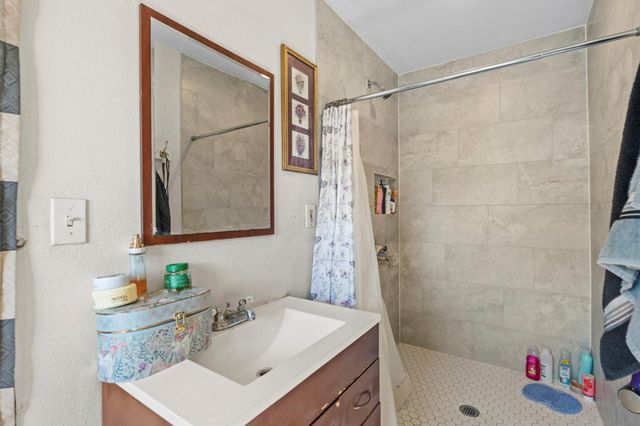 110 Belinda LN, Kyle, TX 78640