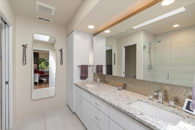 16114 SE Lake Holm Road, Auburn, WA 98092
