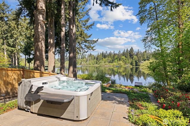 16114 SE Lake Holm Road, Auburn, WA 98092