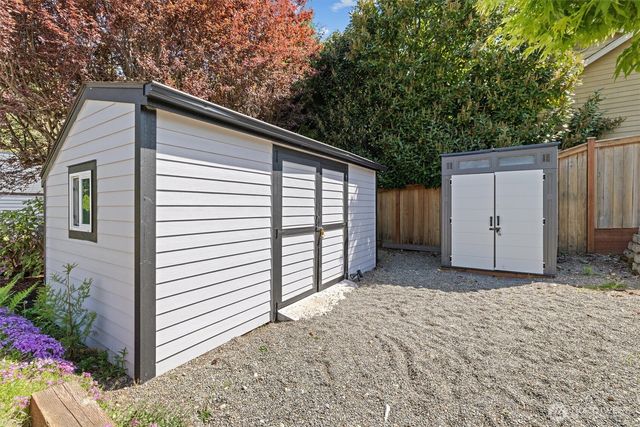 16114 SE Lake Holm Road, Auburn, WA 98092