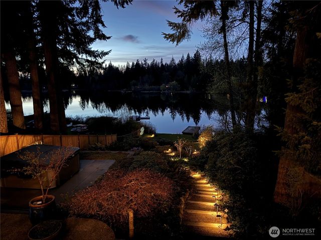 16114 SE Lake Holm Road, Auburn, WA 98092