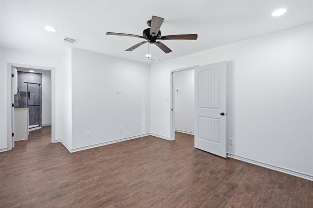 32242 Sky Lakes Drive, Waller, TX 77484