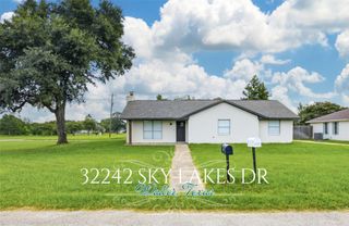 32242 Sky Lakes Drive, Waller, TX 77484
